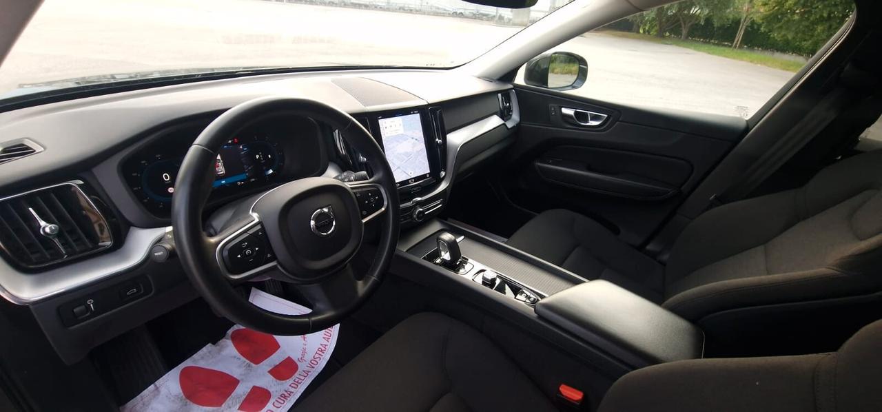 VOLVO XC60 B4 Diesel/Ibrida Momentum Pro