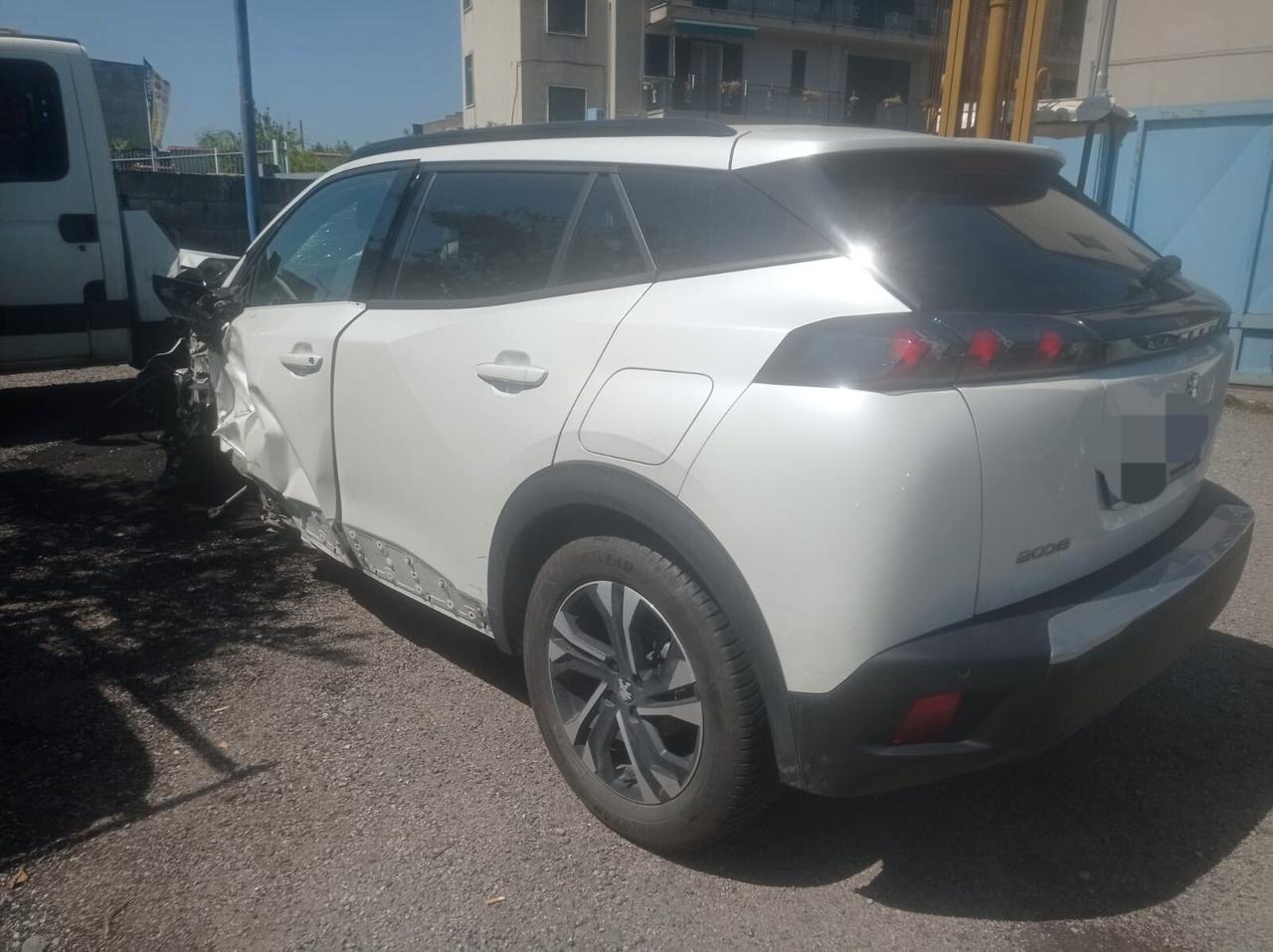 Peugeot 2008 BlueHDi 130 S&S EAT8 GT-2023