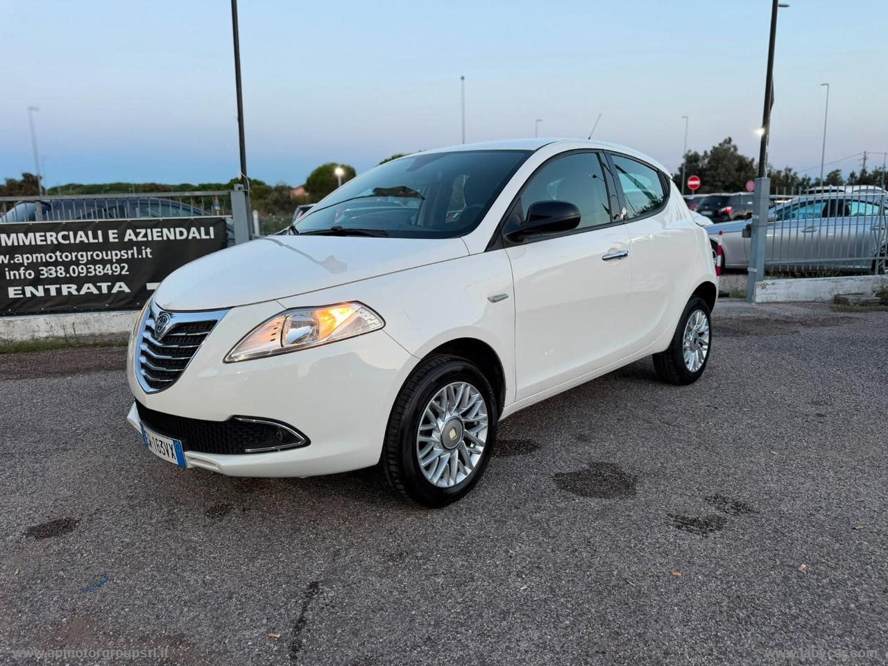 LANCIA Ypsilon 0.9 T.Air 85CV 5p. Met.Ec. Gold