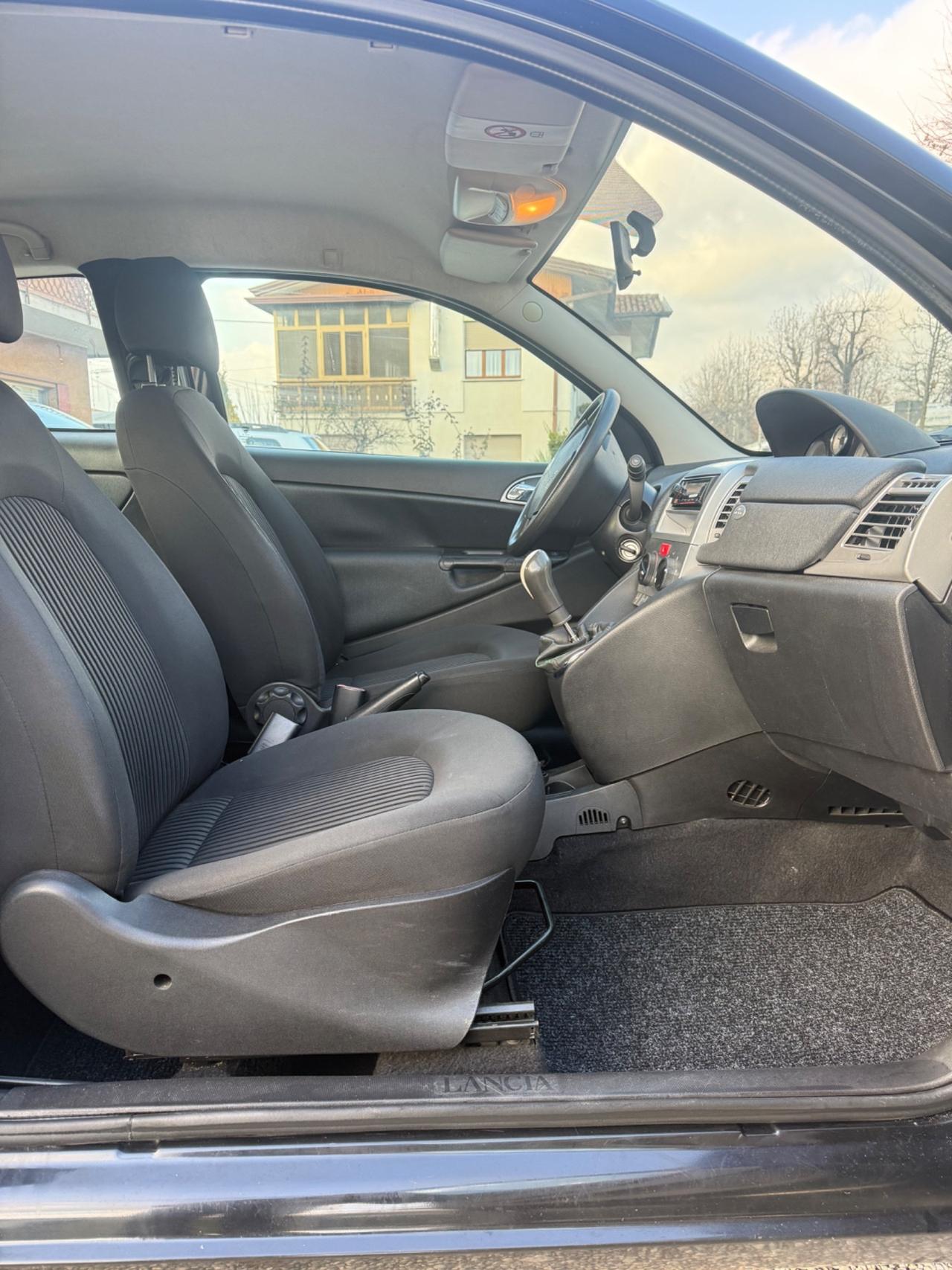 Lancia Ypsilon 1.3 MJT 75 CV Elle