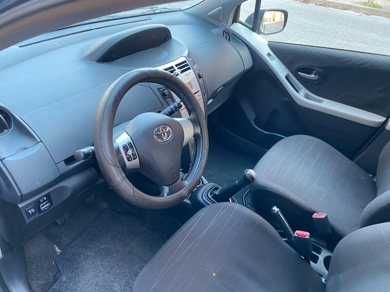 Toyota Yaris 1.0 5 porte Sol
