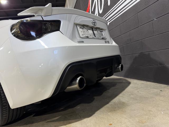 TOYOTA GT86 2.0 PERLA WHITE CERCHI IN SEDE