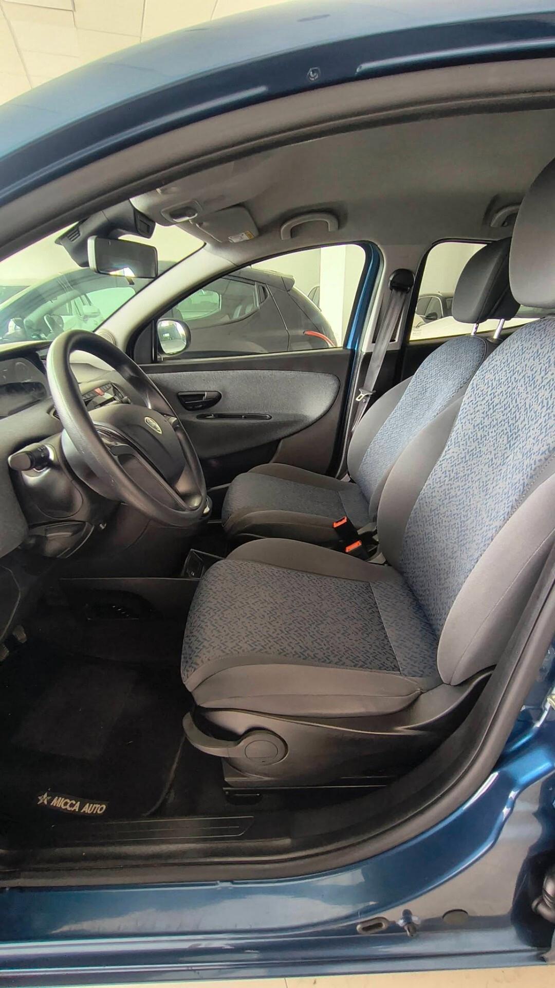 Lancia Ypsilon 1.0 FireFly 5 porte S&S Hybrid Silver Plus