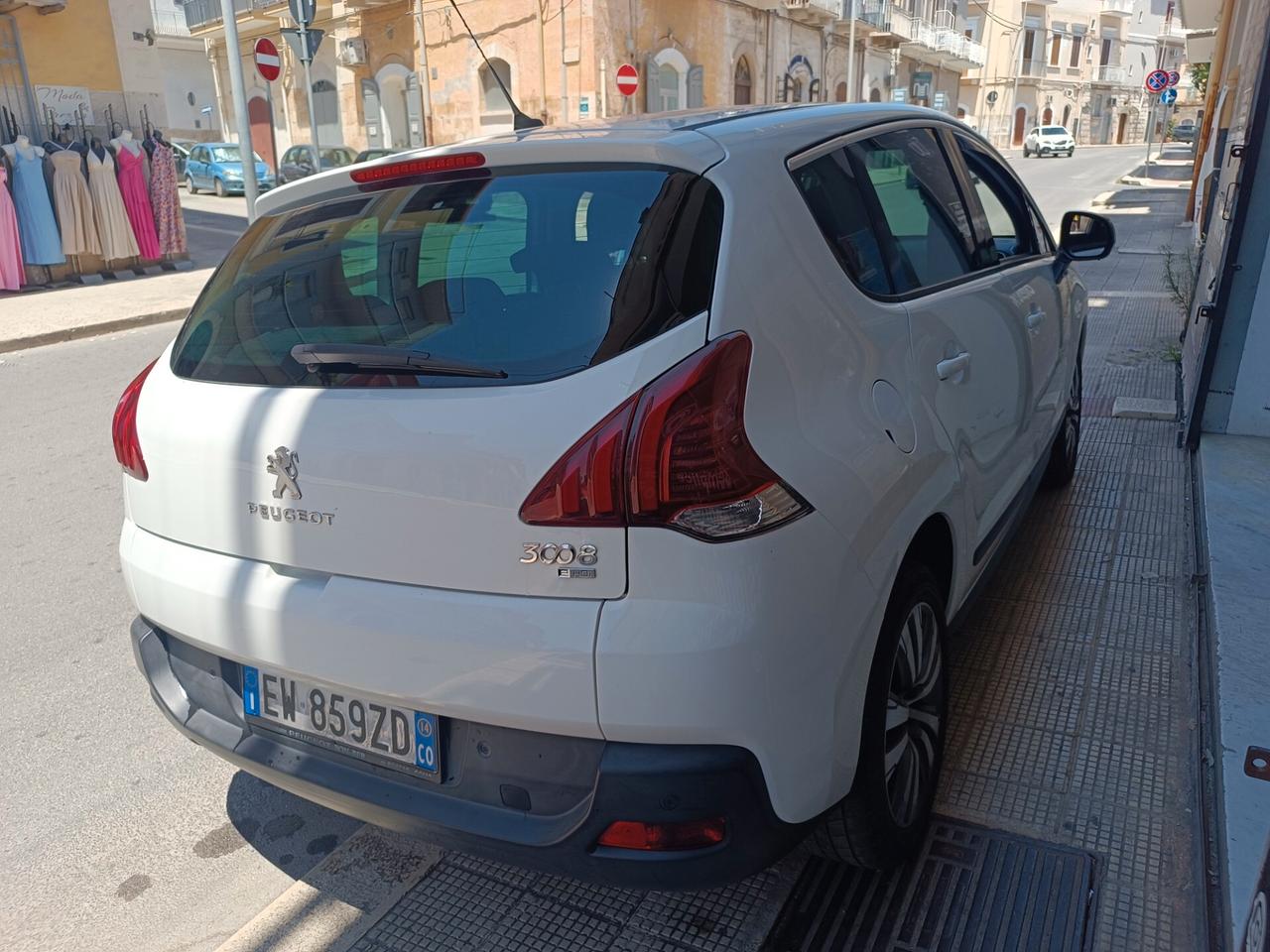 Peugeot 3008 1.6 e-HDi 115CV CAMBIO AUTOMATICO FULL