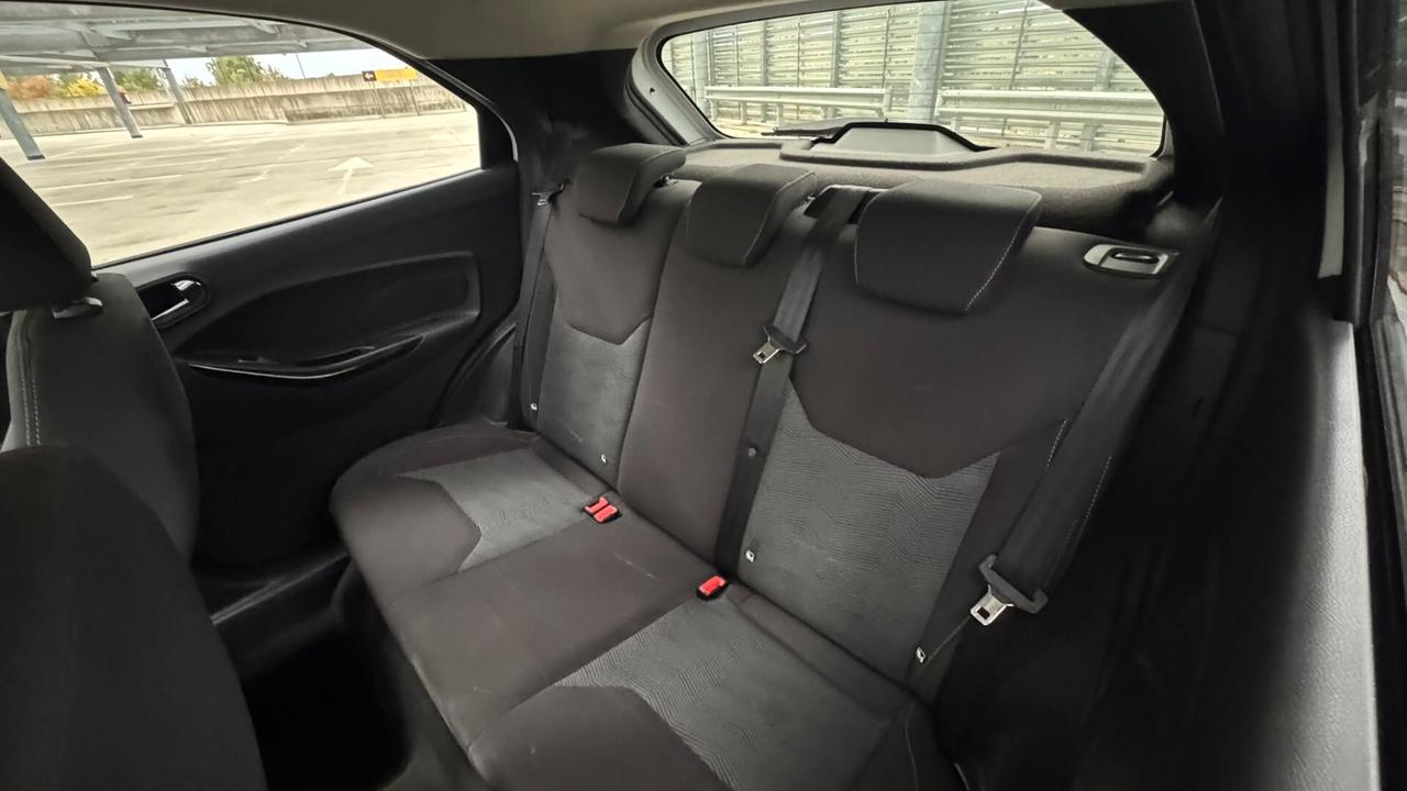 Ford Ka 1.2 Ti-VCT 85CV Black & White -
