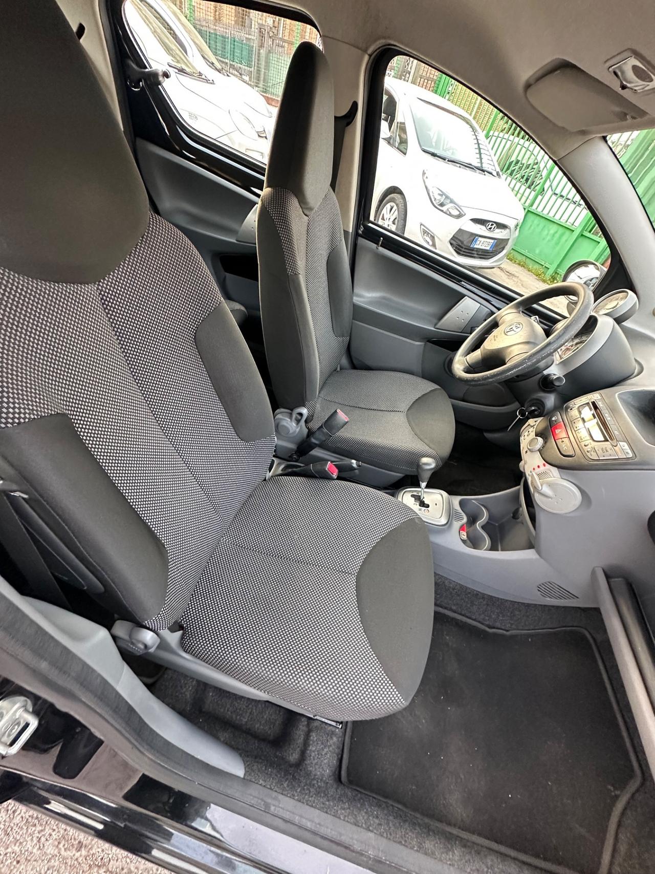 Toyota Aygo 1.0 12V VVT-i 5 porte Lounge MMT