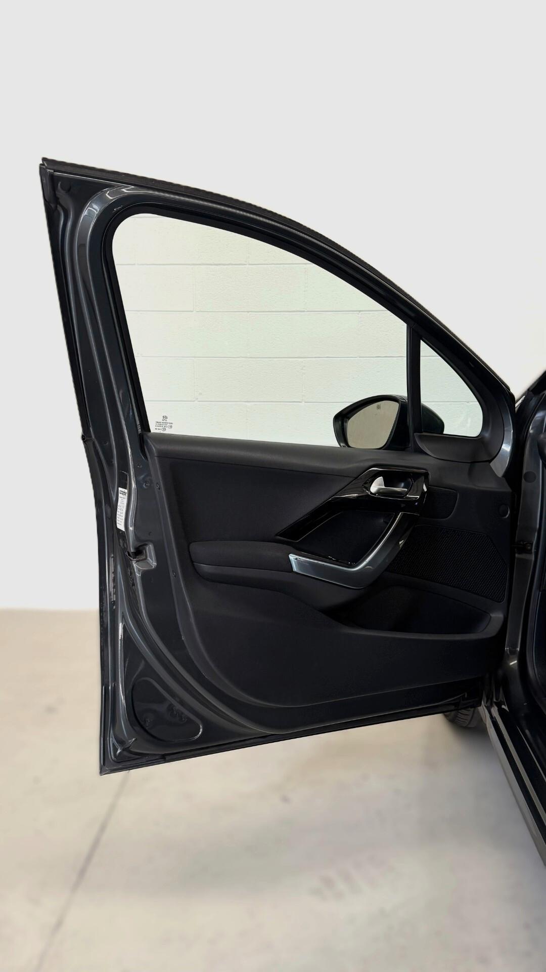 Peugeot 208 1.2 VTi 82 CV 5 porte Allure