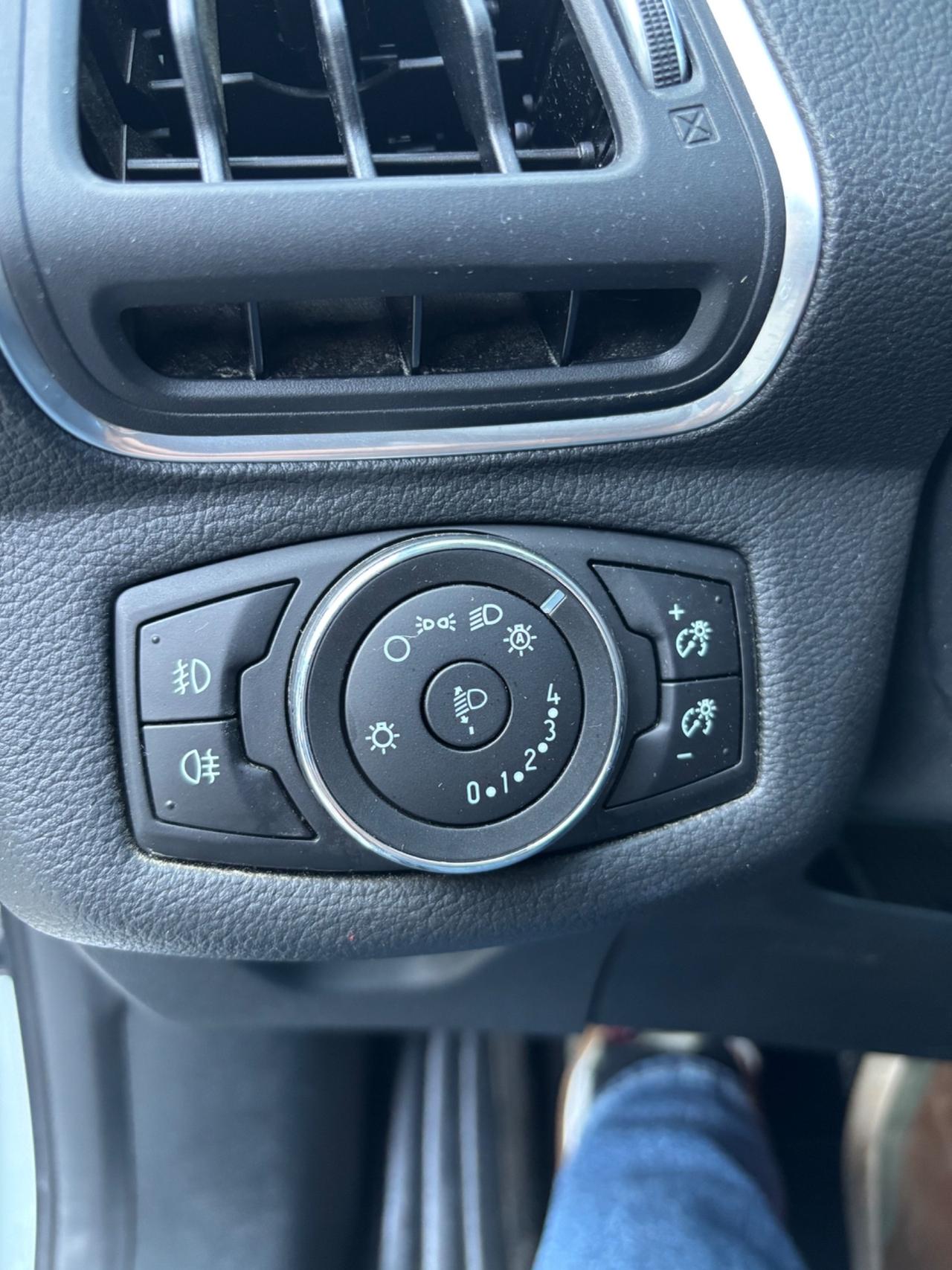 Ford B-Max 1.0 benzina 100 CV Titanium OK NEOPATENTATI