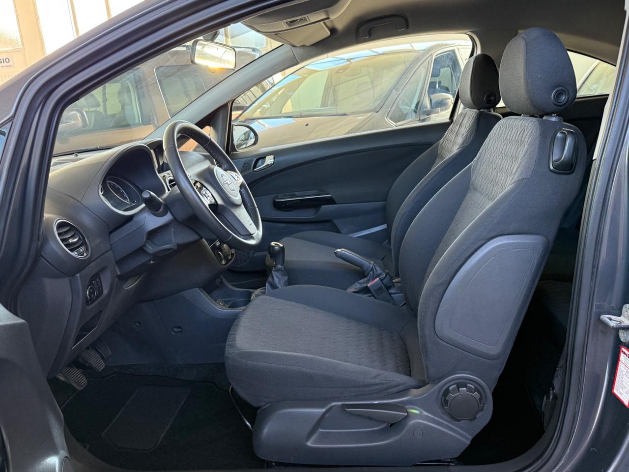 Opel Corsa 1.2 3 porte b-color ok neopatentati