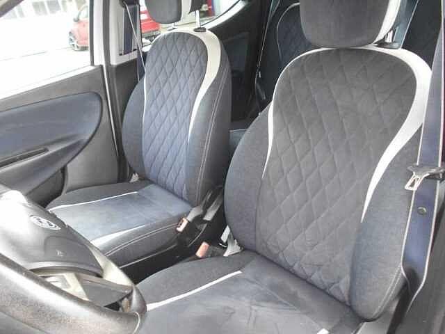 Lancia Ypsilon 1.2 69 cv 5p GPL Ecochic Mya