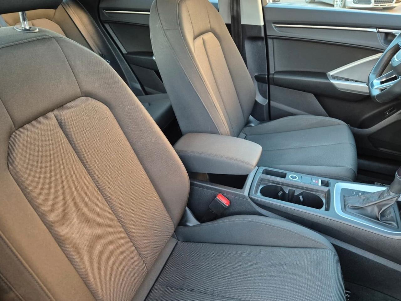 Audi Q3 35 TDI S-tronic Business Advanced