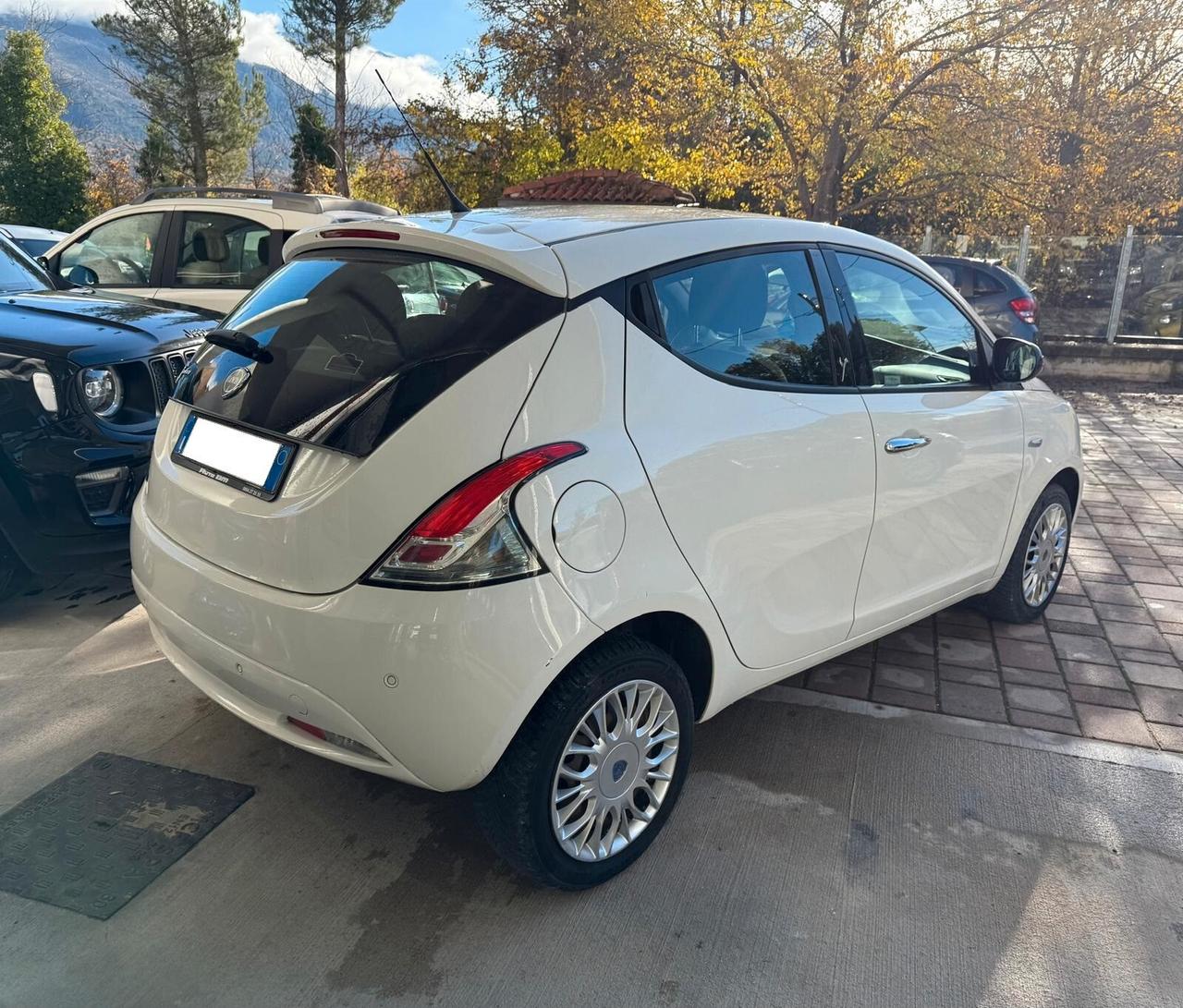 Lancia Ypsilon 1.2 69 CV 5 porte Gold