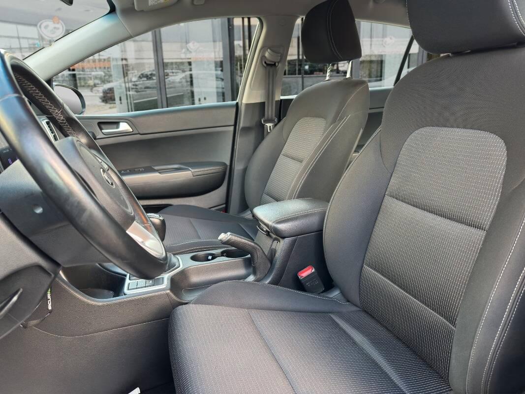 Kia Sportage 1.6 crdi mhev Busines 136cv con Telecam e CarPlay