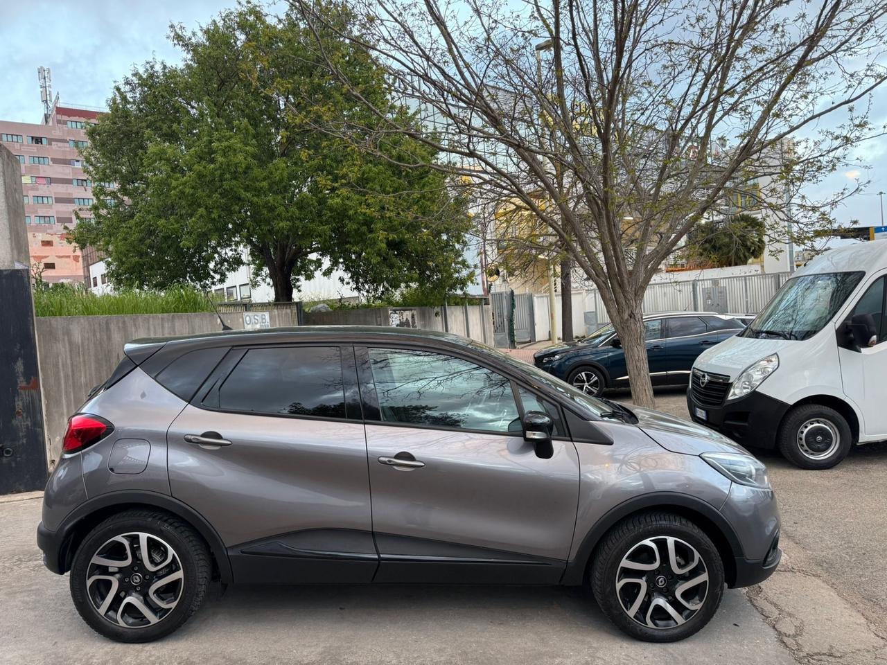 Renault Captur KM. 68.000!! dCi 8V 90 CV NEOPATENTATI