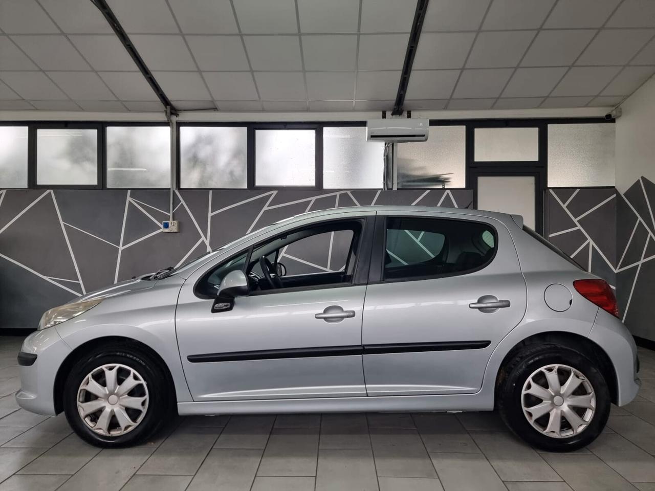 Peugeot 207 1.4 8V 75CV 5p. ONE Line NEOPATENTATI