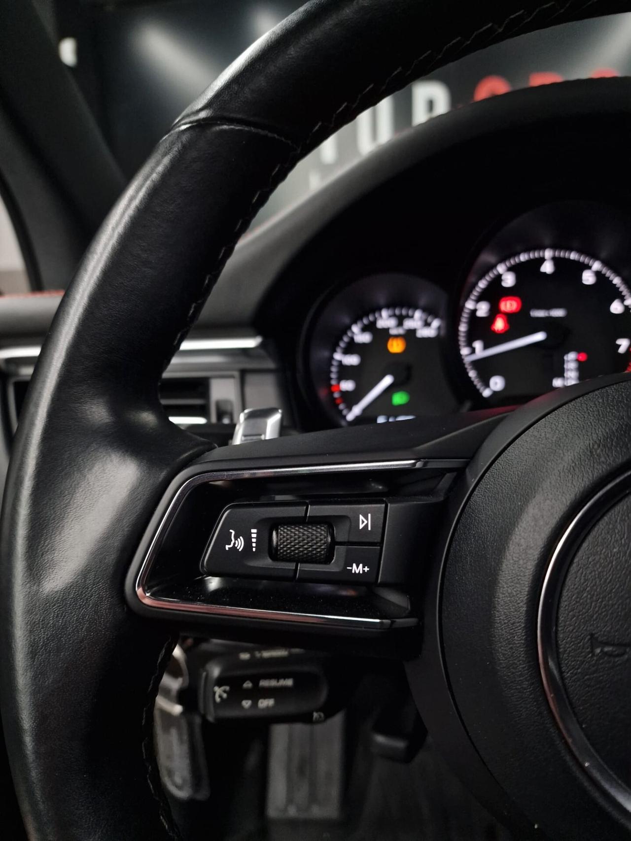 Porsche Macan 2.0 265CV Tetto Apribile