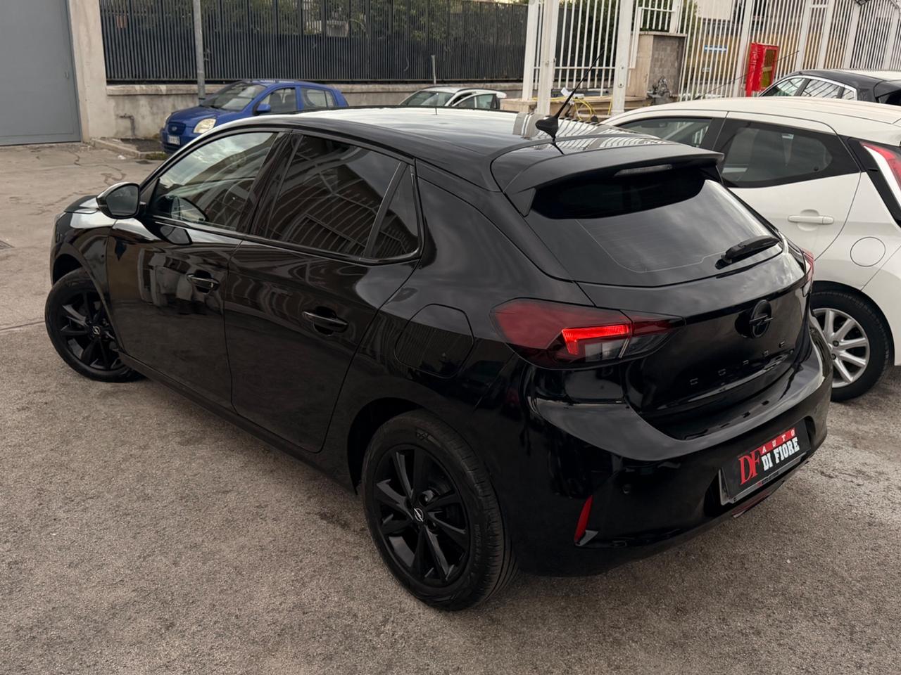 Opel Corsa 1.2 Edition TOTAL BLACK CAR PLAY