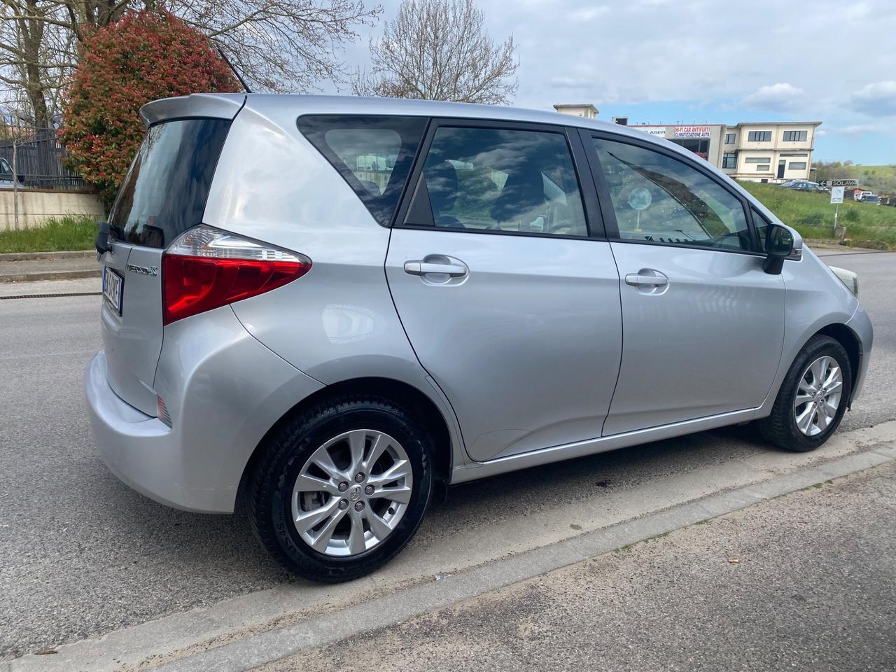 Toyota Verso-S 1.3 MT Active