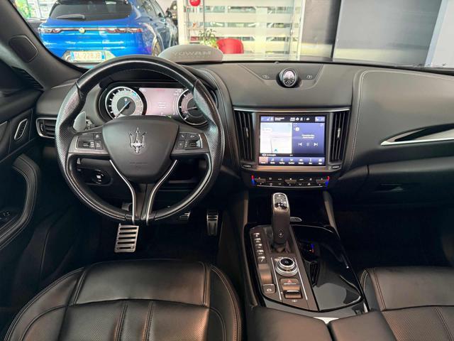 MASERATI Levante V6 Diesel 275 CV AWD Gransport Black Tetto,
