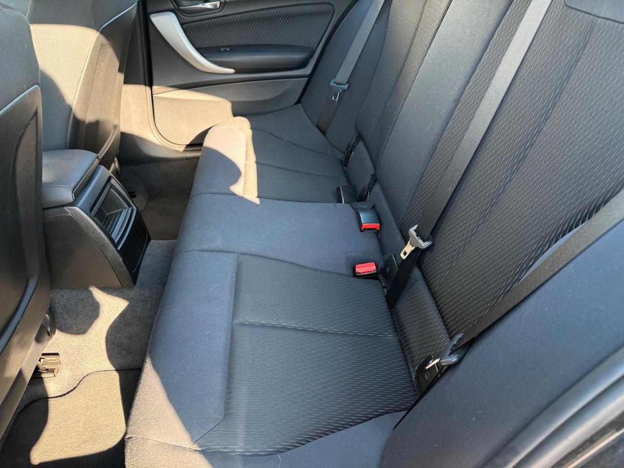 Bmw 116 116d 5p. UrbanBmw