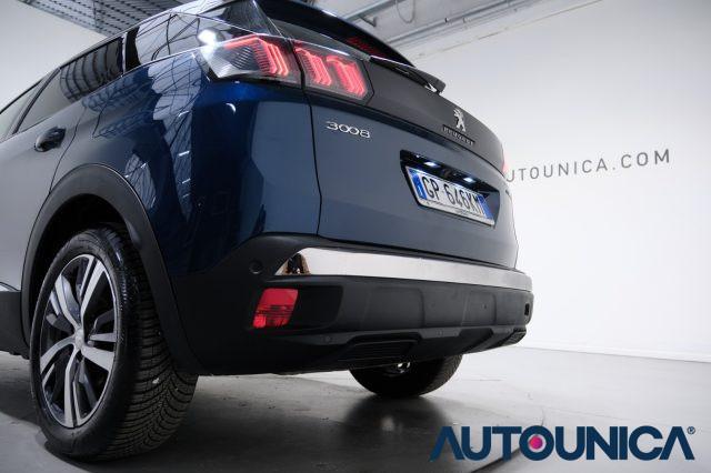 PEUGEOT 3008 HYBRID4 300 E-EAT8 ALLURE PACK