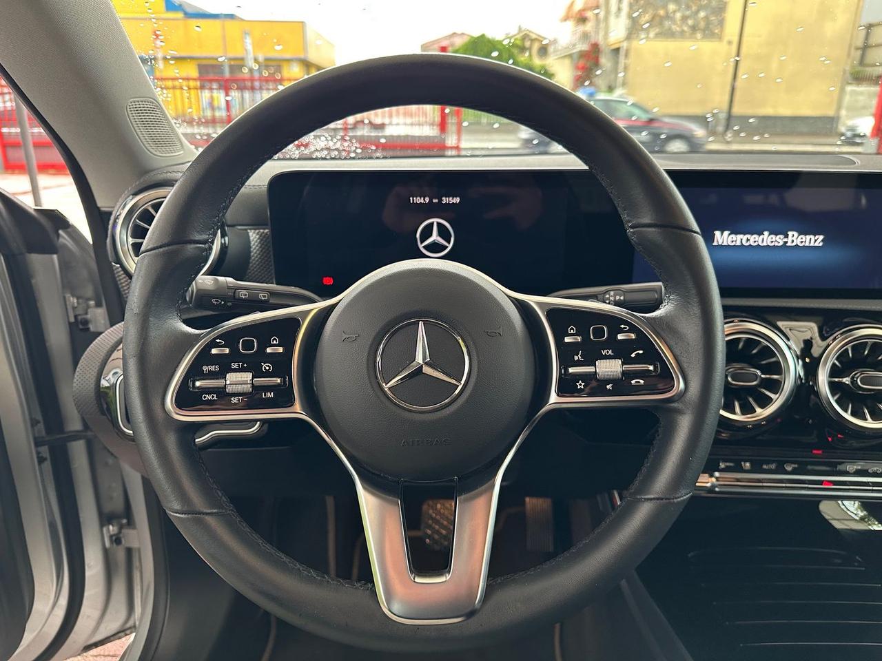 Mercedes-Benz CLA 180 Sport CLA 180 D