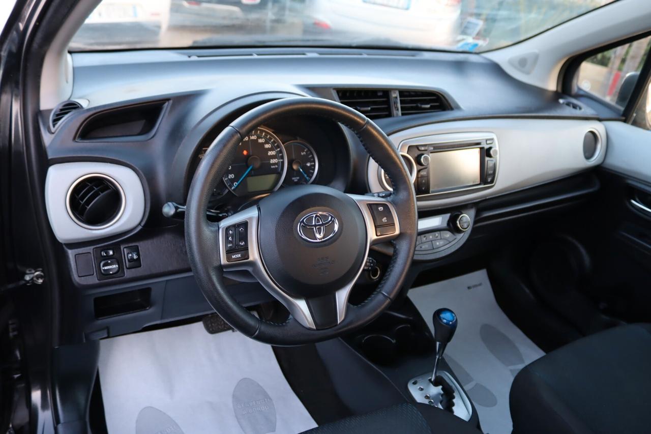 Toyota Yaris 1.5 Hybrid 5 porte Lounge