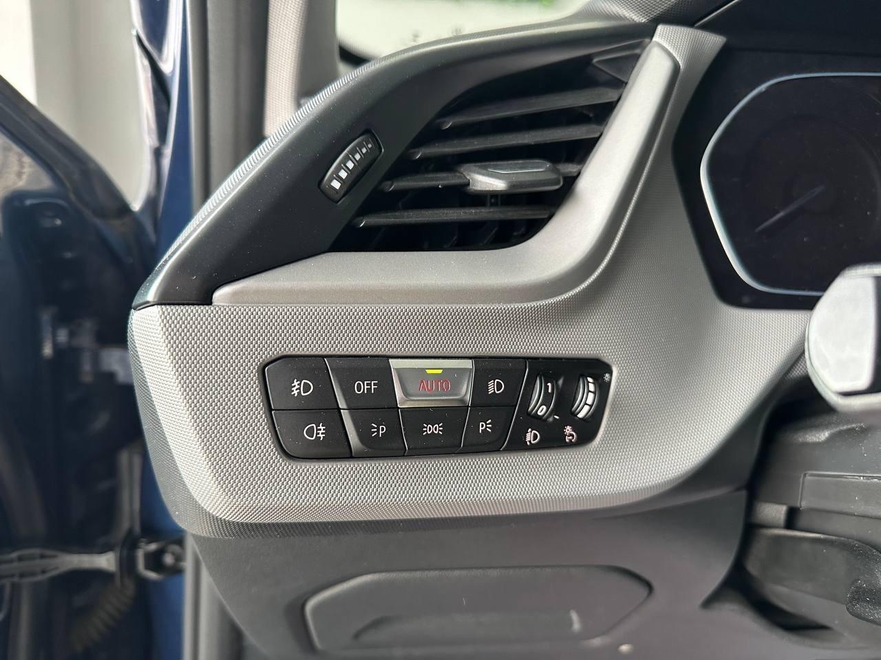 BMW - Serie 1 F40 116d Sport