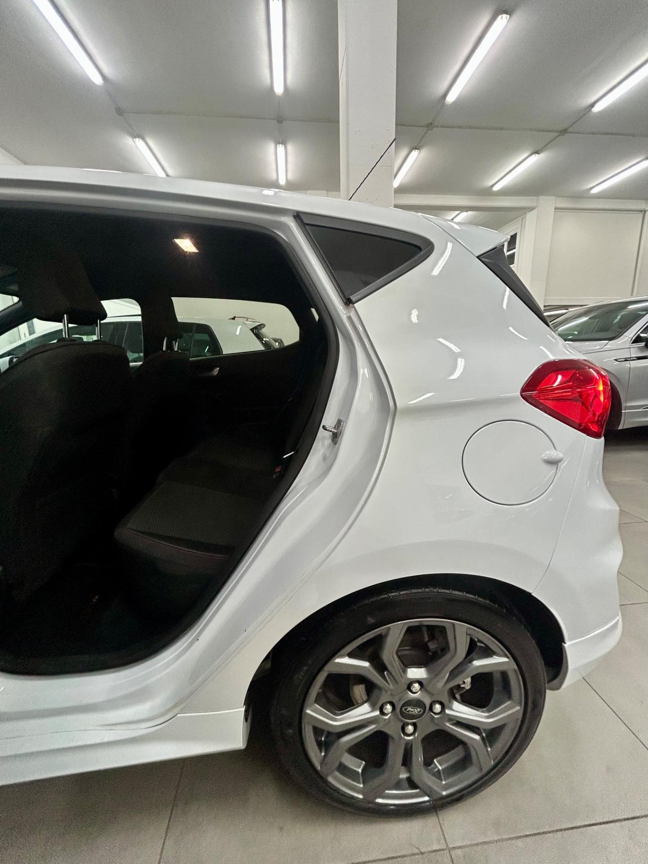 Ford Fiesta 1.5 TDCi ST LINE finanziabile