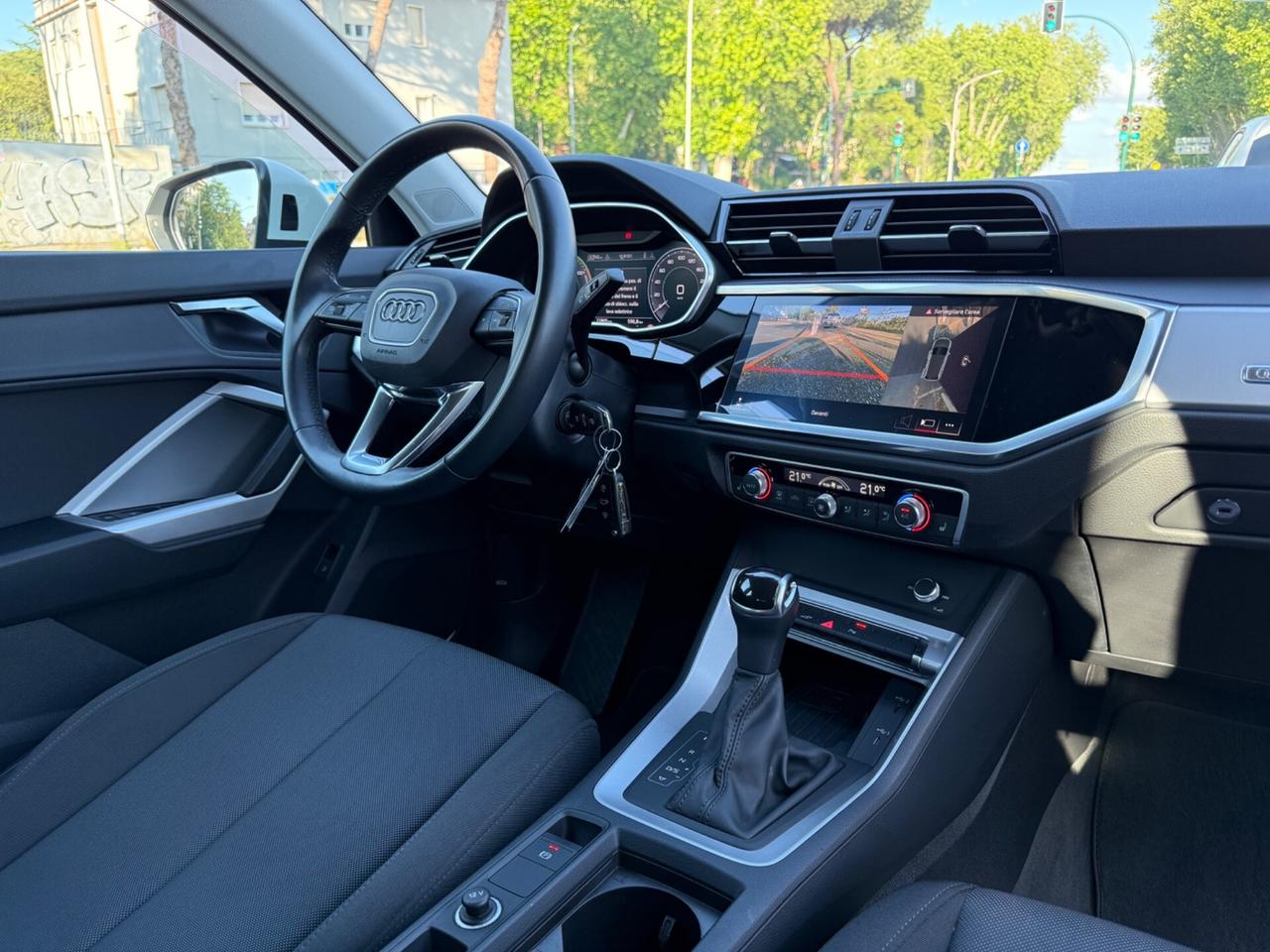Audi Q3 45 TFSI e S tronic Business