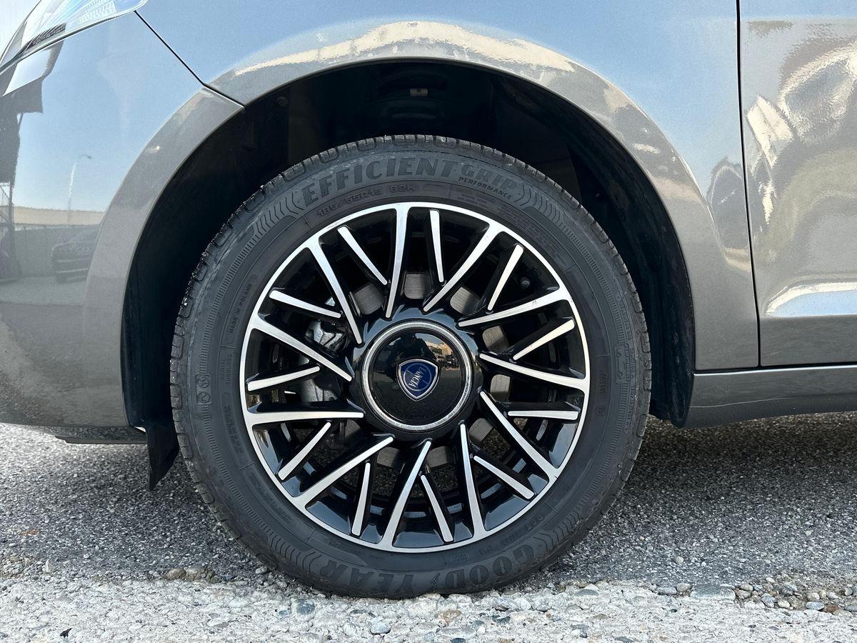 LANCIA Ypsilon III 2021 - Ypsilon 1.0 firefly hybrid Platino s&s 70cv
