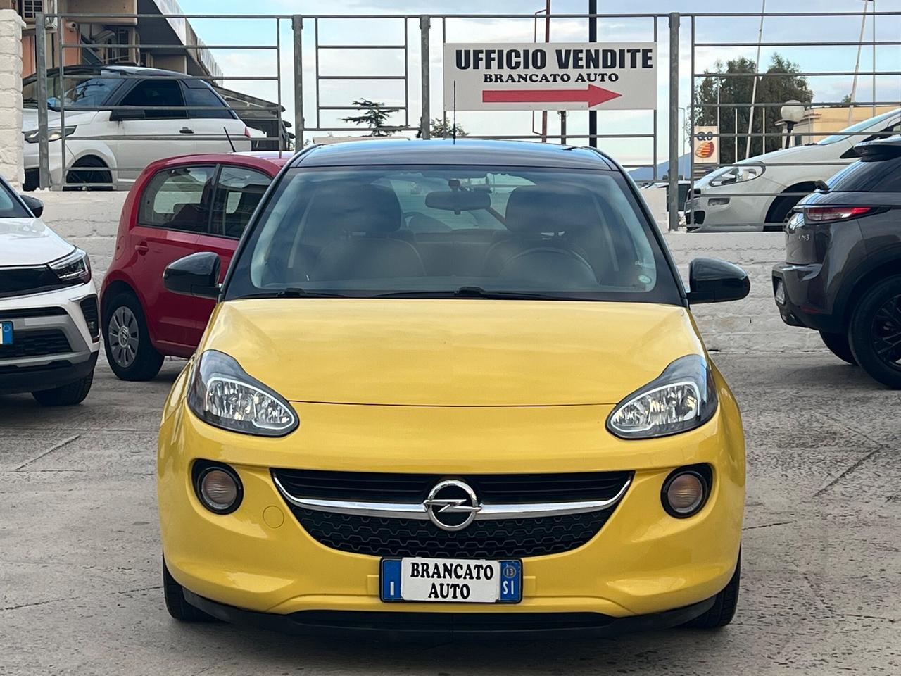Opel Adam 1.2 70 CV Slam