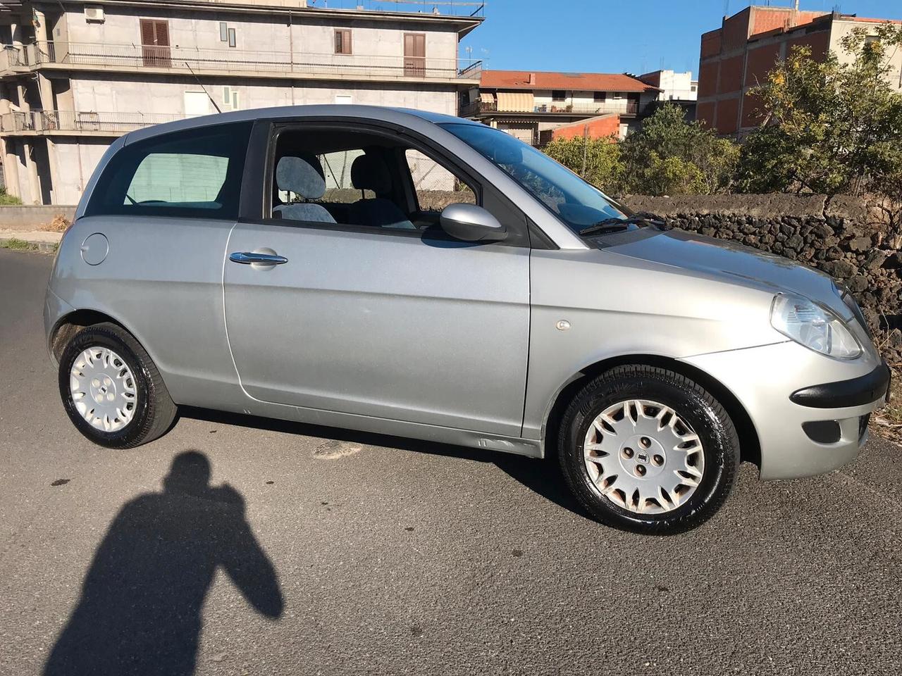 Lancia Ypsilon 1.3MLJT A-F-F-A-R-O-N-E