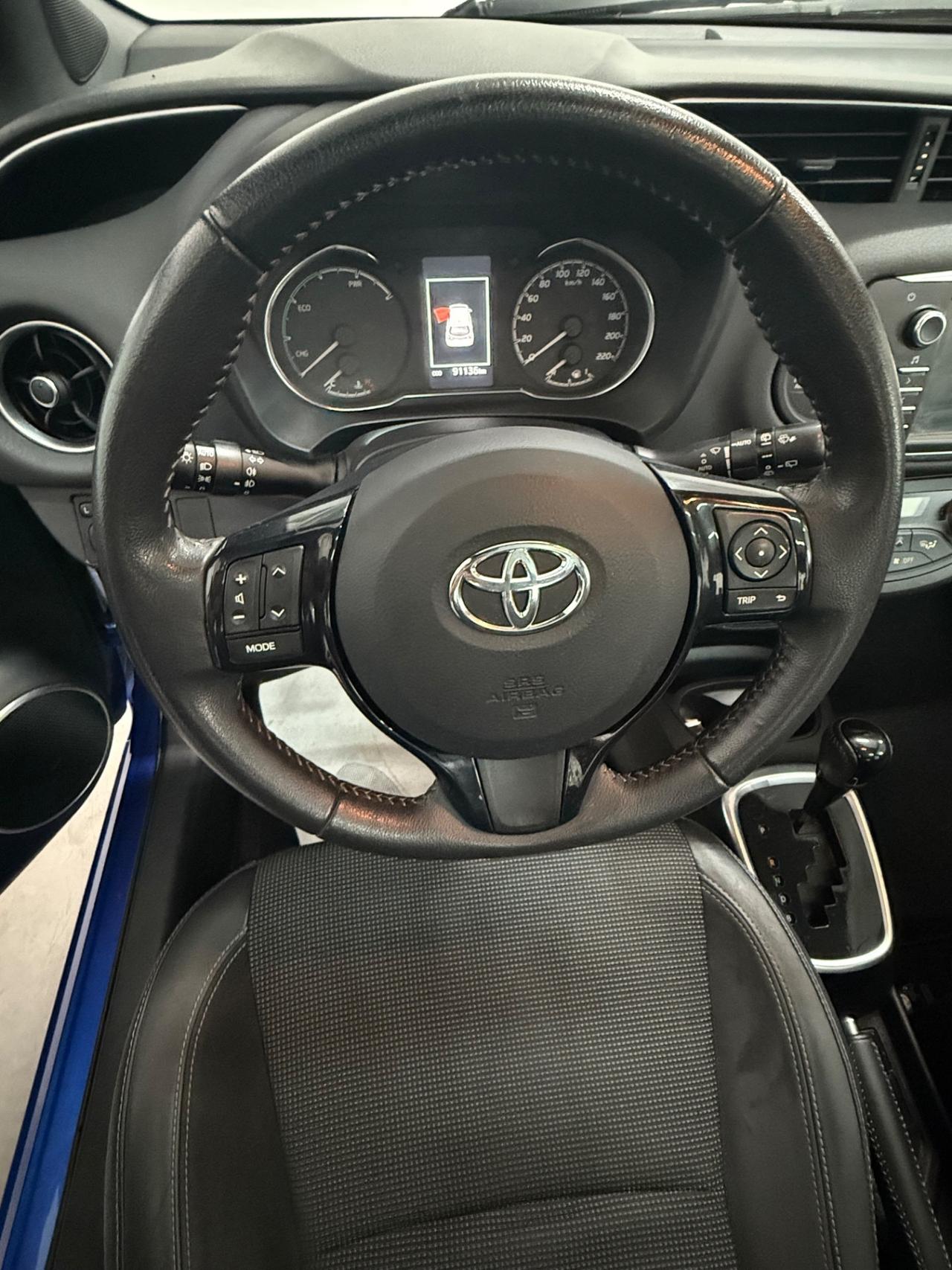 Toyota Yaris HYBRID AUTOMATICA