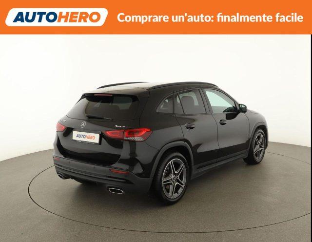 MERCEDES-BENZ GLA 200 Automatic 4Matic Premium