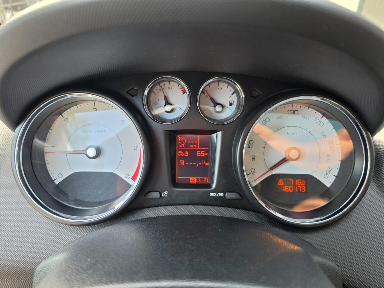 Peugeot 308 1.6 8V e-HDi 112CV Stop&Start 5p. Sport