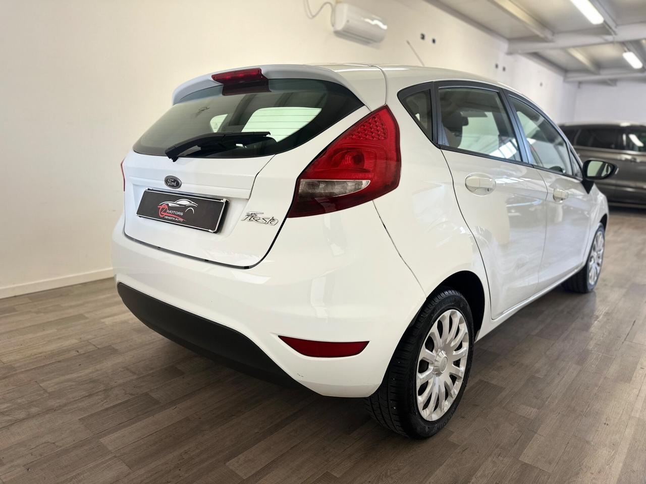 Ford Fiesta 1.2 82 CV 5 porte Titanium NEOPATENTATI
