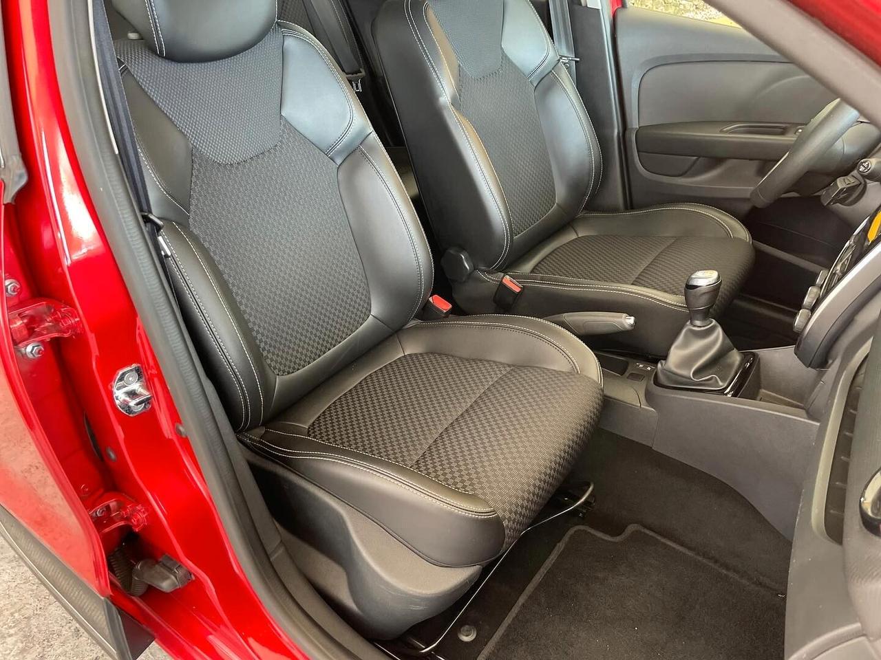 Renault Clio TCe 12V 75 CV 5 porte Moschino Zen