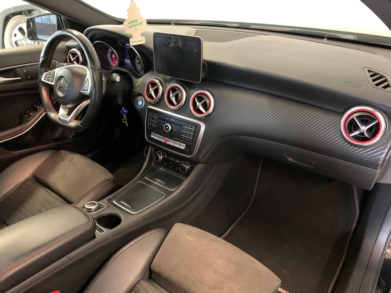 Mercedes-benz A 180 d Automatic Premium AMG Line