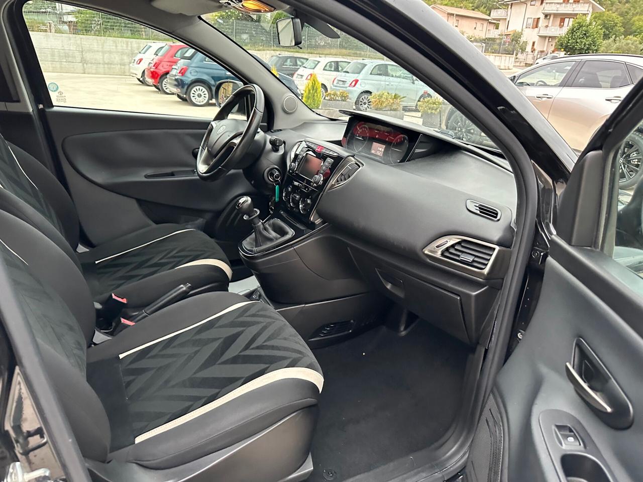 Lancia Ypsilon 1.2 69 CV 5 porte GPL Gold