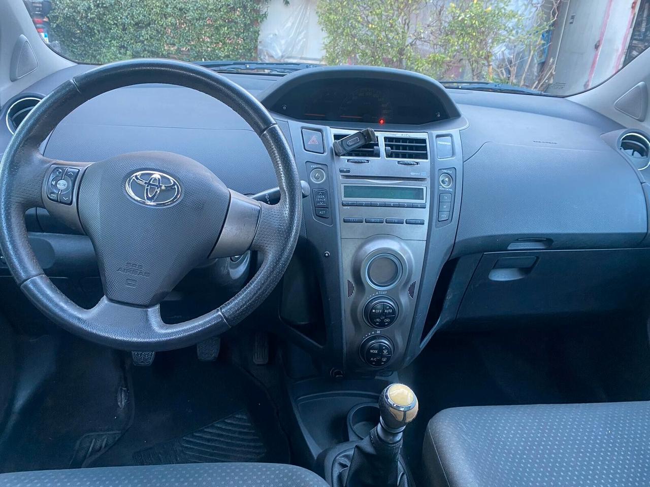 Toyota Yaris 1.4 D-4D DPF 5 porte Sol