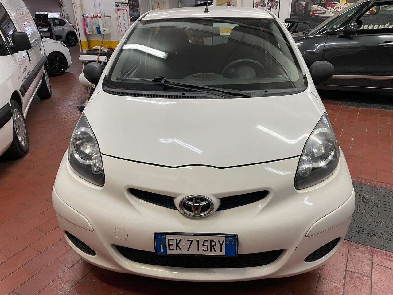 Toyota Aygo 1.0 12V VVT-i 5 porte Sol Connect
