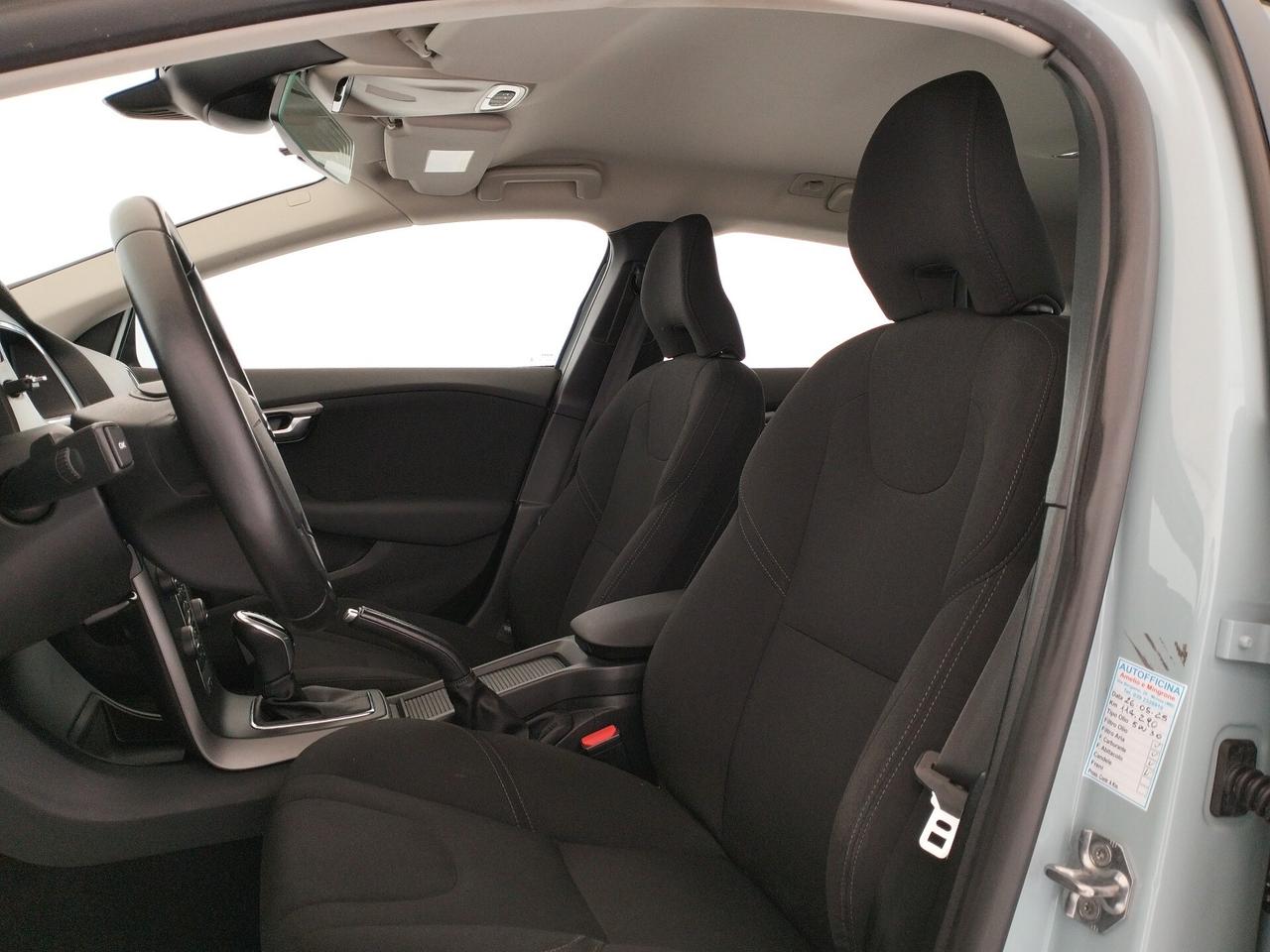 Volvo V40 D2 Geartronic Business - NEOPATENTATI