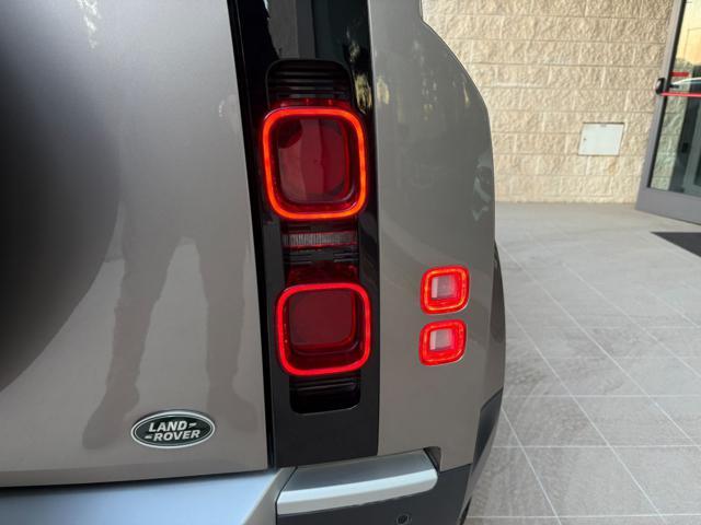 LAND ROVER Defender 110 3.0D I6 200 CV AWD Auto SE 7 POSTI