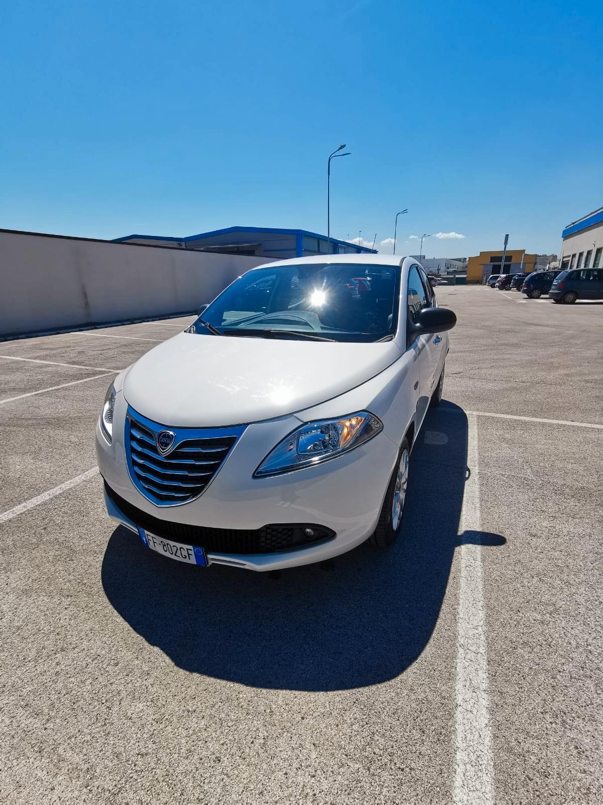Lancia Ypsilon 1.2 69CV 5P. Silver 2016 solo km.79000