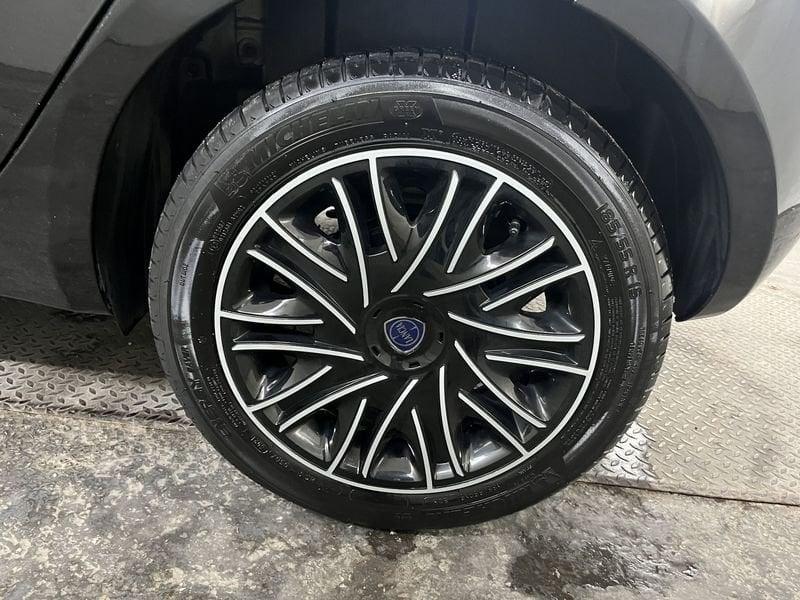 Lancia Ypsilon Ypsilon 1.2 69 CV 5 porte TUA DA 129,00 EURO AL MESE