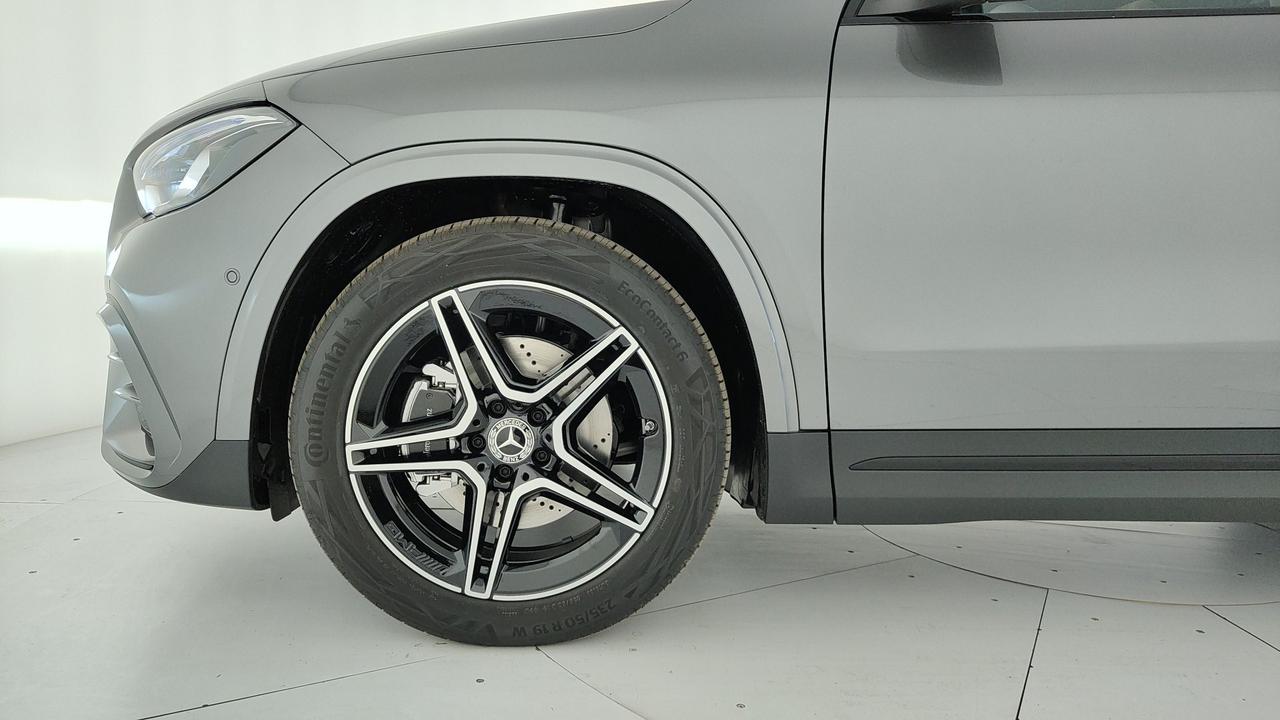 Mercedes-Benz GLA 200 d automatic