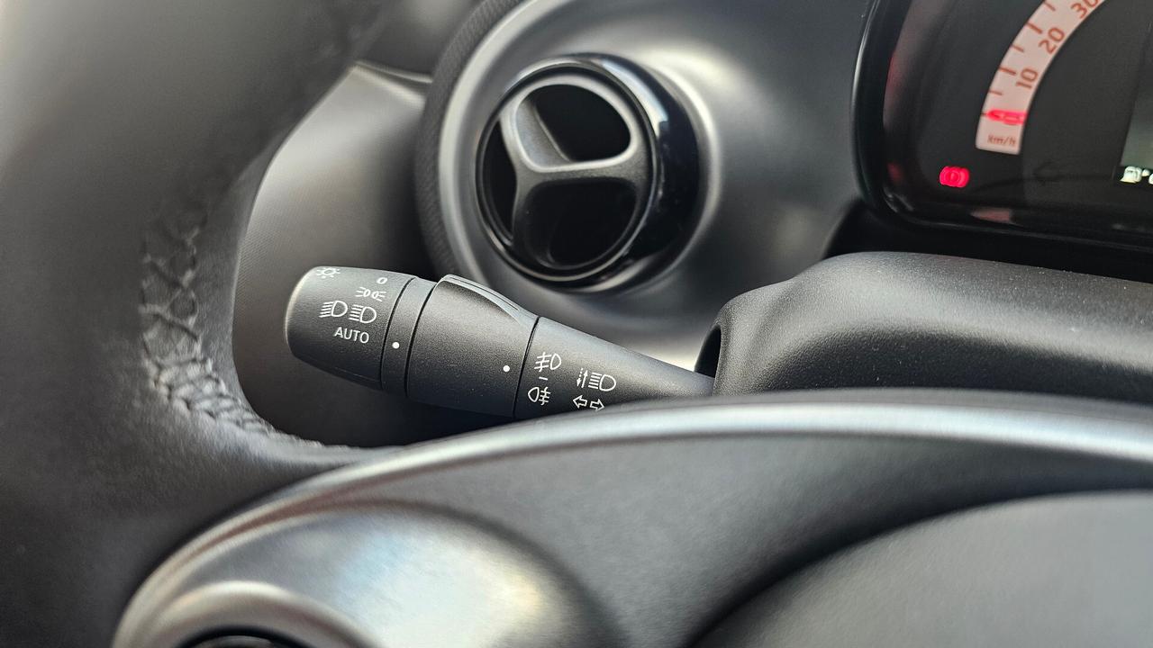 Smart ForTwo 70 1.0 twinamic Passion TAGL UFF NAV LED CERCHI 16'