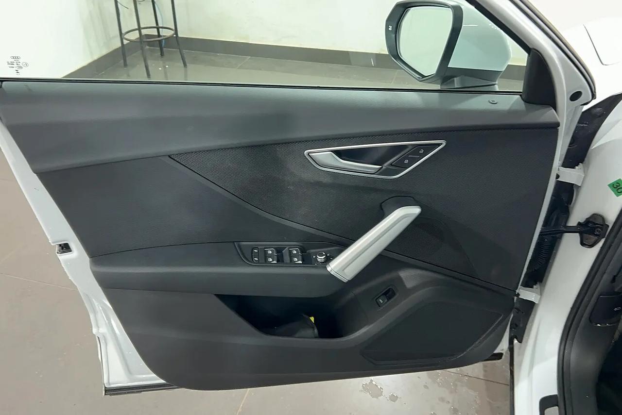 Audi Q2 30 TFSI Business