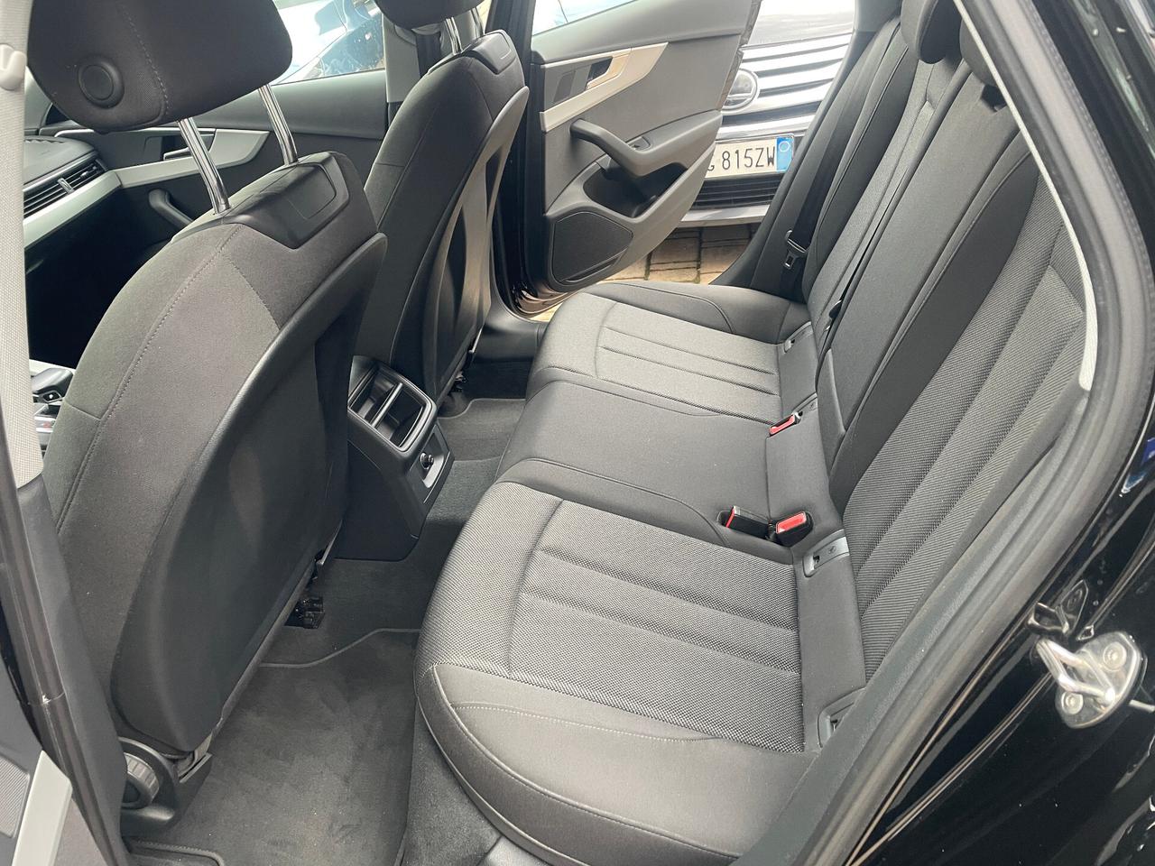 Audi A4 Avant 30 TDI/136 CV S tronic Business